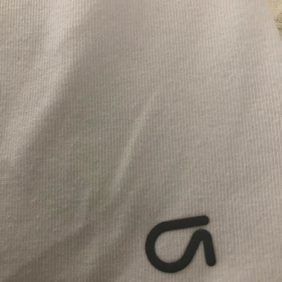 Lot of 3 Gapfit workout tanks - Picture 6 of 8